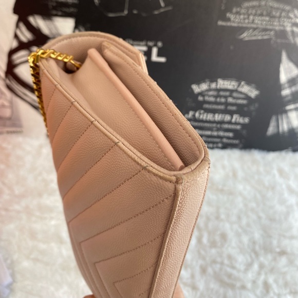 Saint Laurent Monogram Envelope - Picture 7 of 14